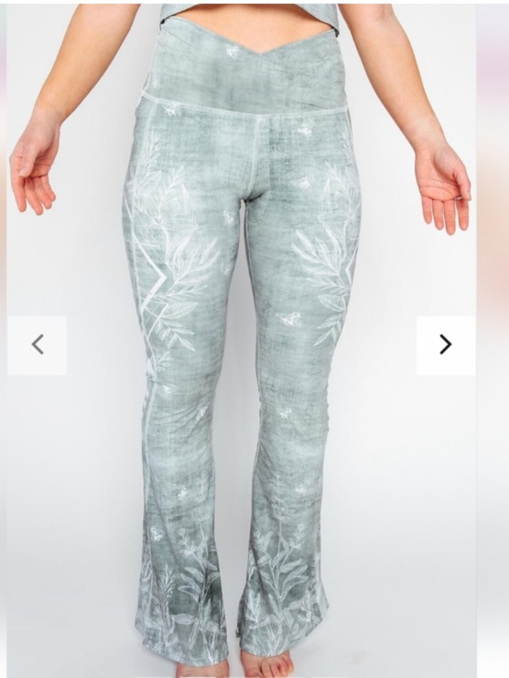 Yoga Democracy Pure Sage Flared Legging Pants Large